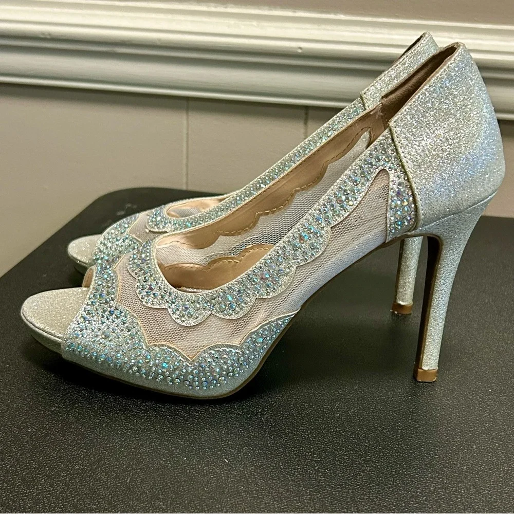 Hot Tomato Sz 7 Silver Glitter High Heels EUC - Picture 5 of 12